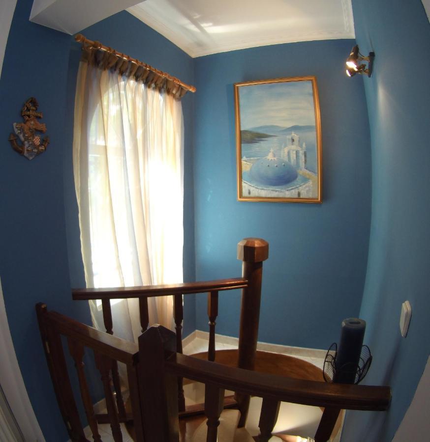 Blue & White Maisonette Over The Sea Near Sounio スーニオ エクステリア 写真